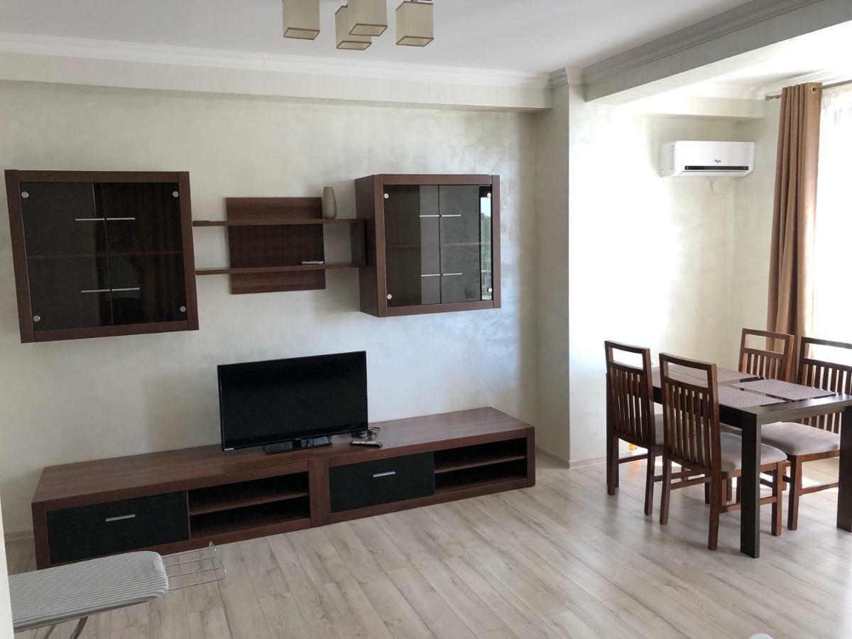 Evelyn Apartment *